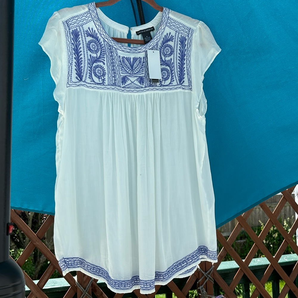 NWT Chelsea & Theodore embroidered Tunic